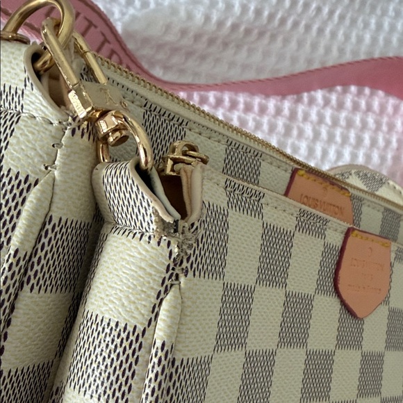 Pink and white vinyl Women's Bag - Picture 6 of 6